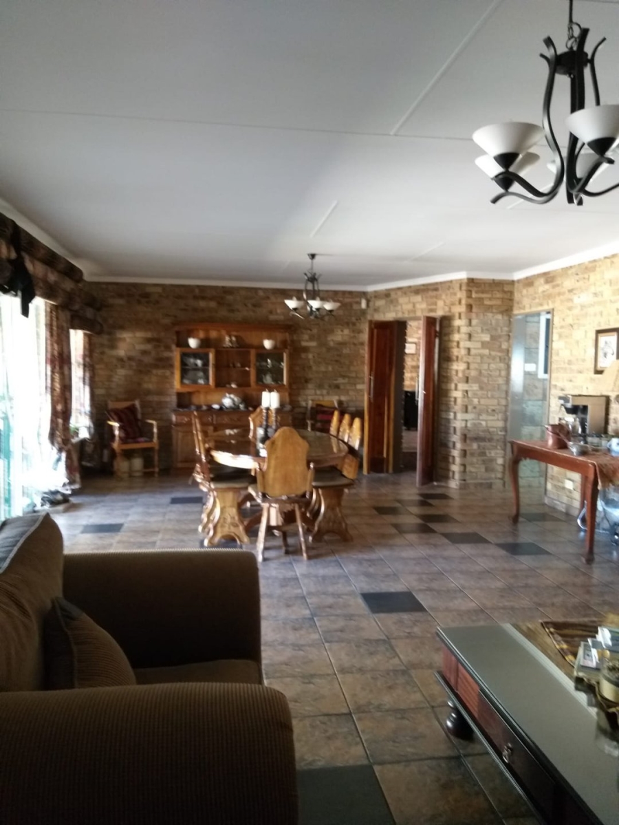 5 Bedroom Property for Sale in Vaalpark Free State